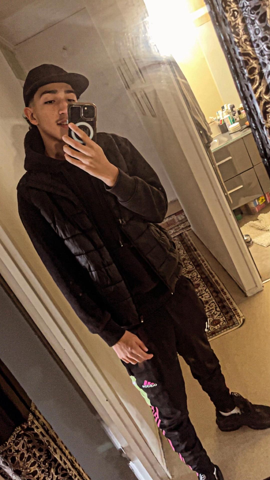 Habib - Bauen - Uri | Gay