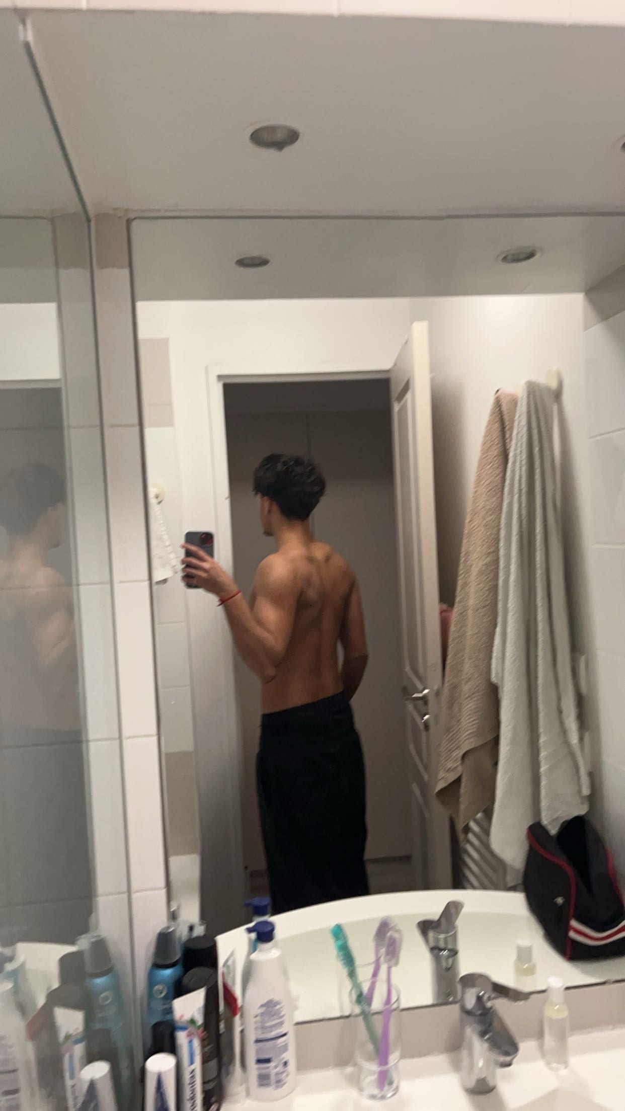 Keegan - Formangueires - Fribourg | Gay