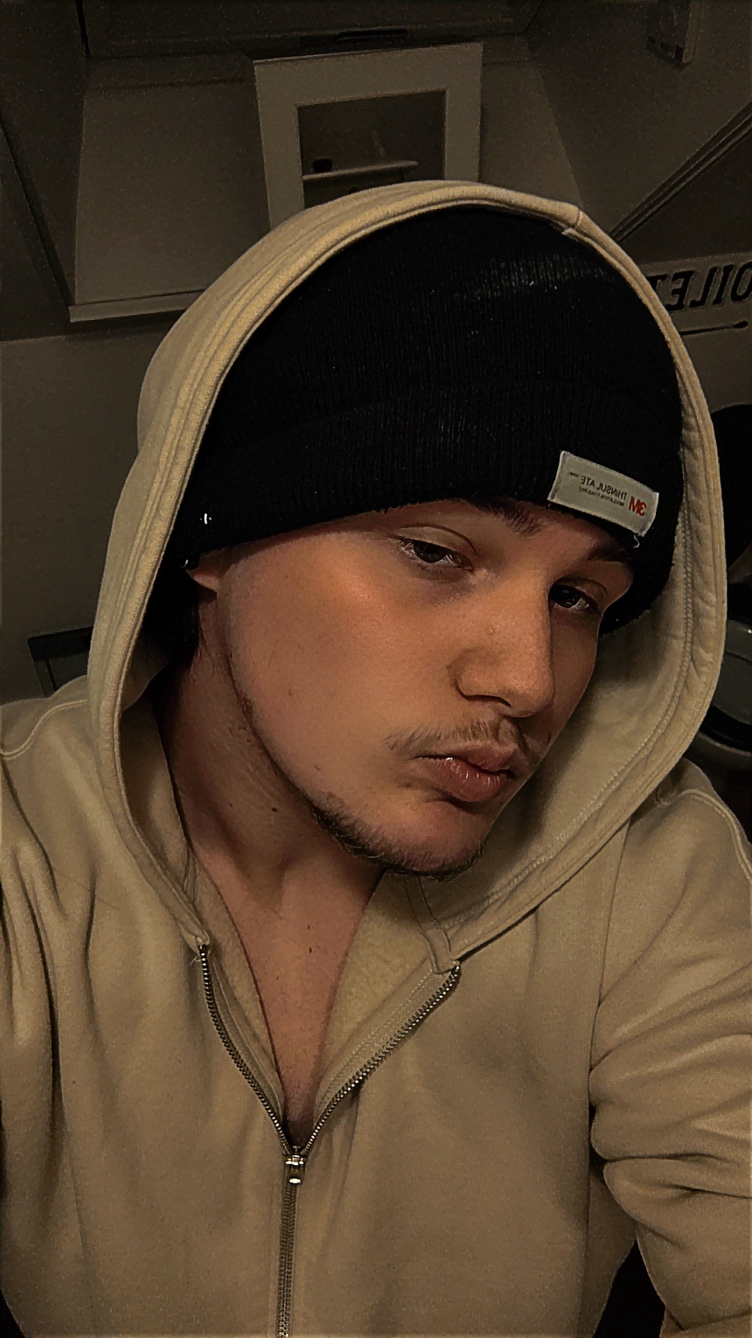 Hanafi - Eclagnens - Vaud | Gay